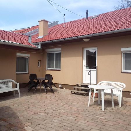 Start Apartmanok Pécs Extérieur photo
