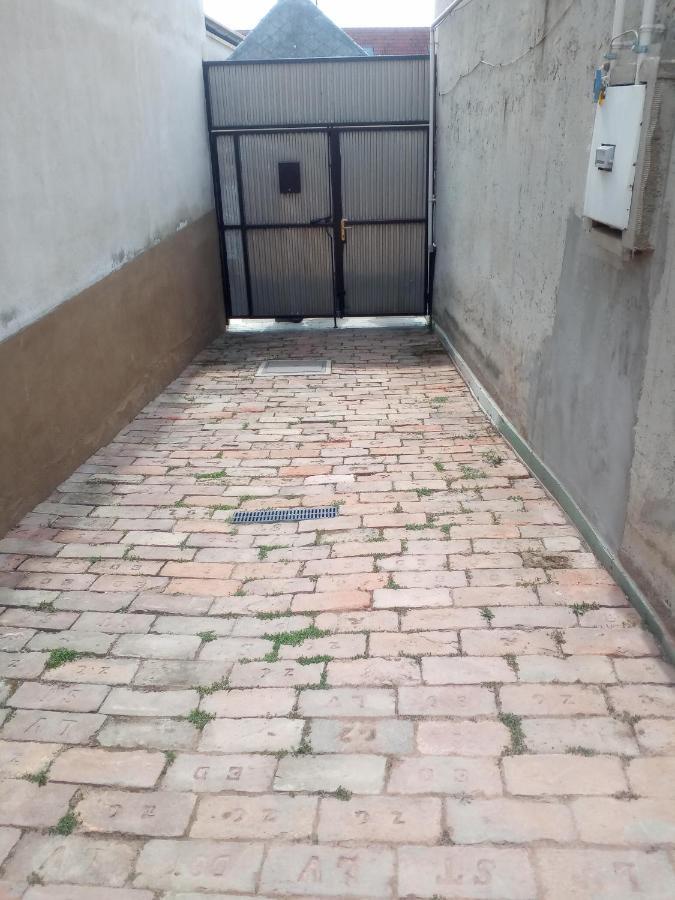 Start Apartmanok Pécs Extérieur photo
