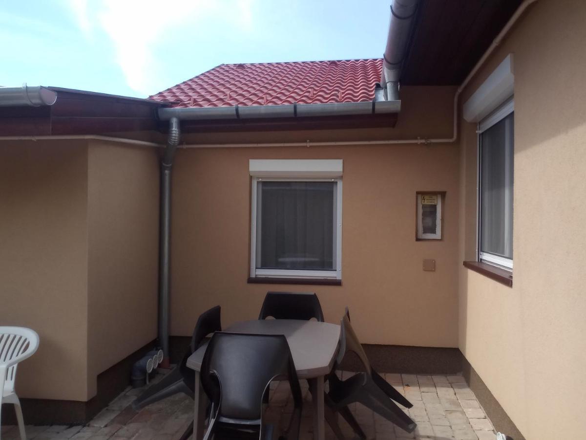 Start Apartmanok Pécs Extérieur photo