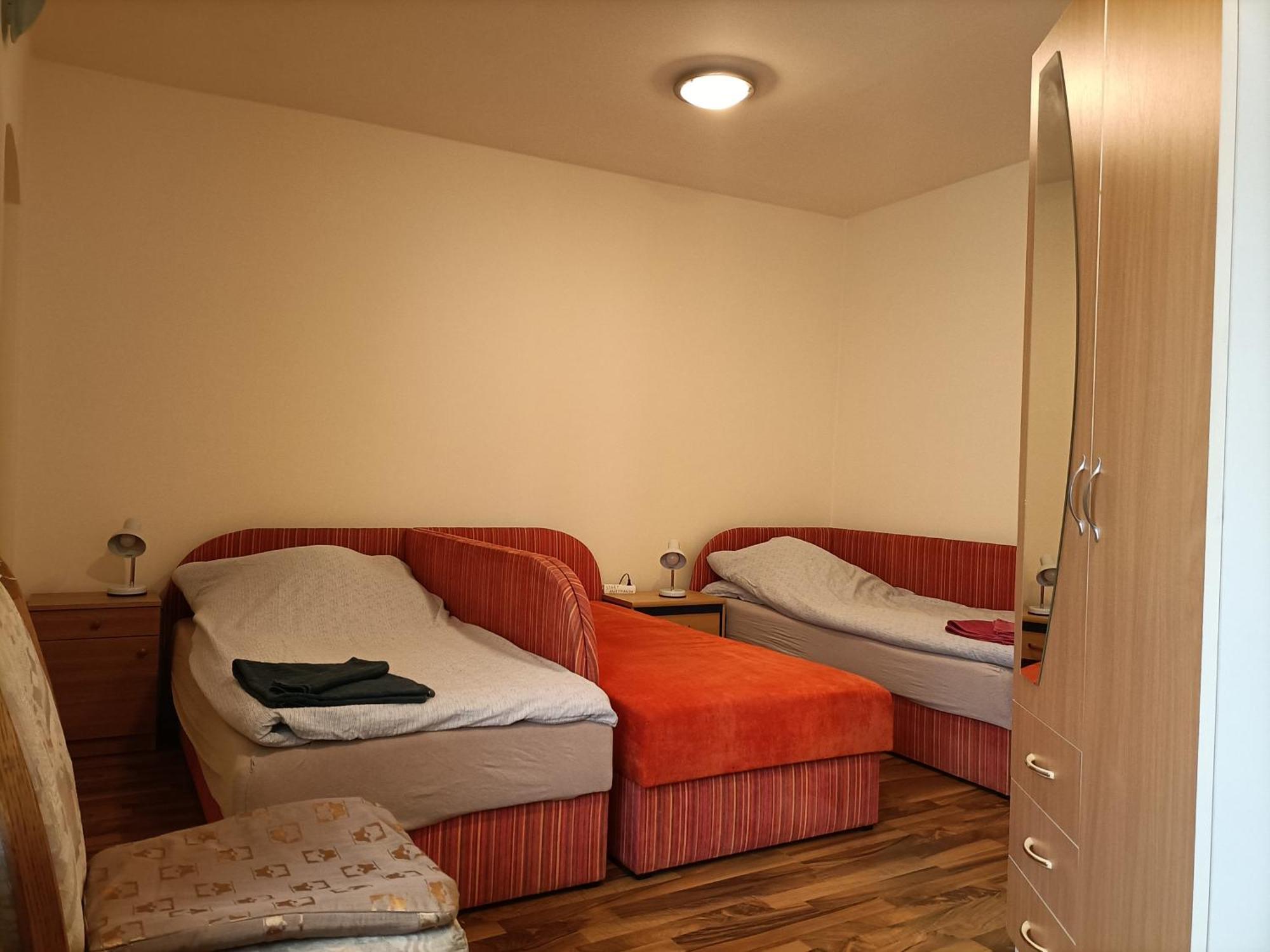 Start Apartmanok Pécs Extérieur photo