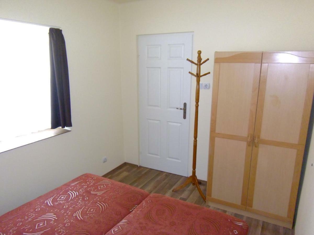 Start Apartmanok Pécs Extérieur photo