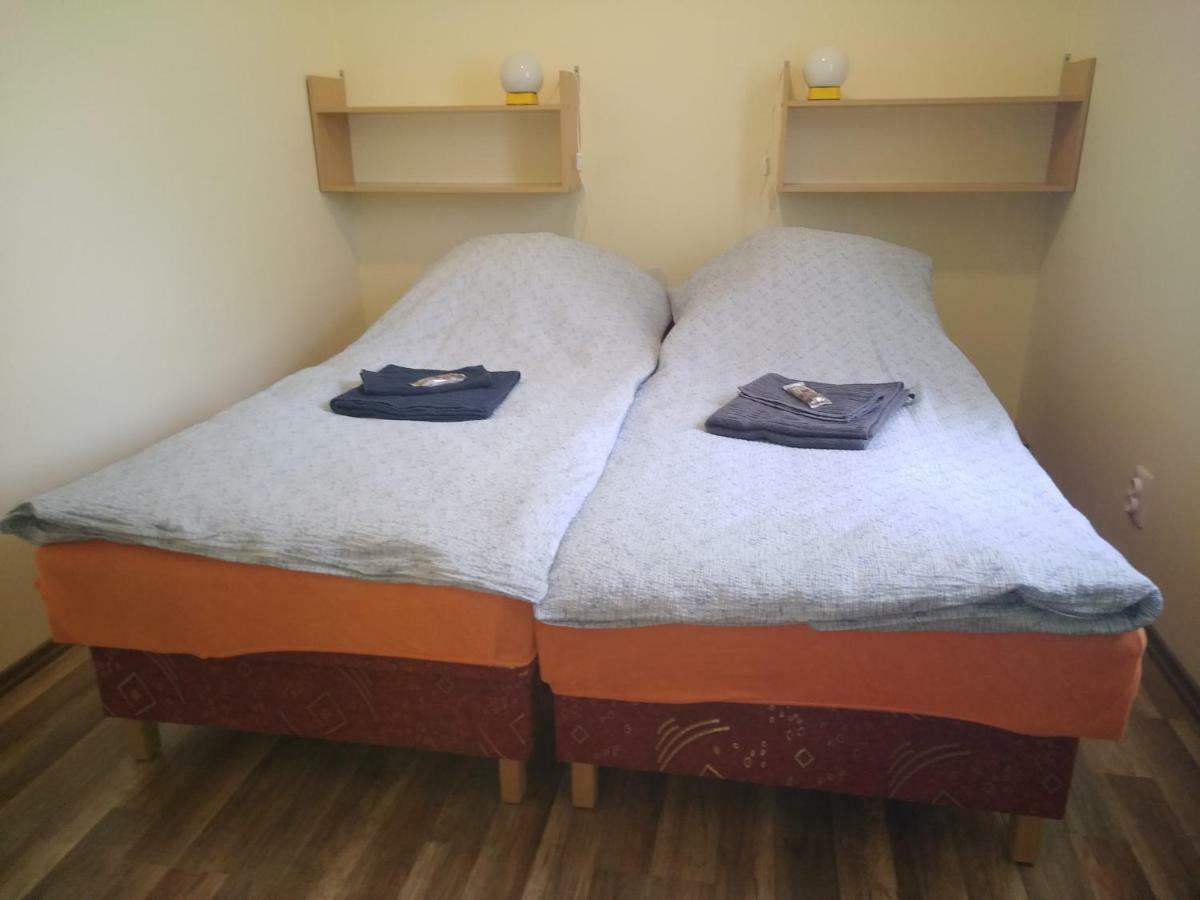 Start Apartmanok Pécs Extérieur photo