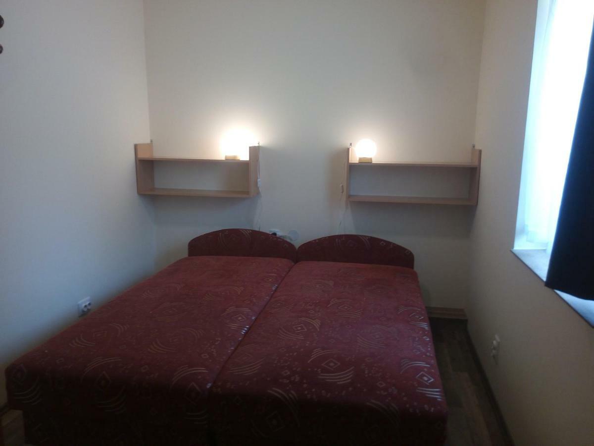 Start Apartmanok Pécs Extérieur photo