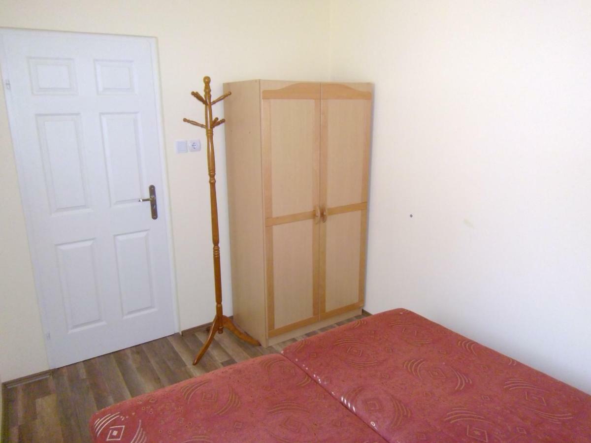 Start Apartmanok Pécs Extérieur photo