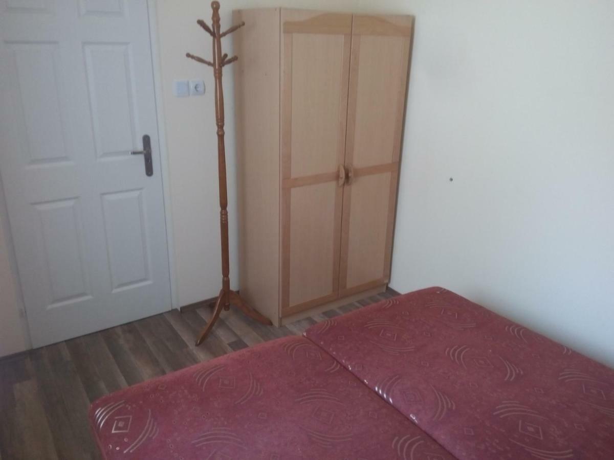 Start Apartmanok Pécs Extérieur photo